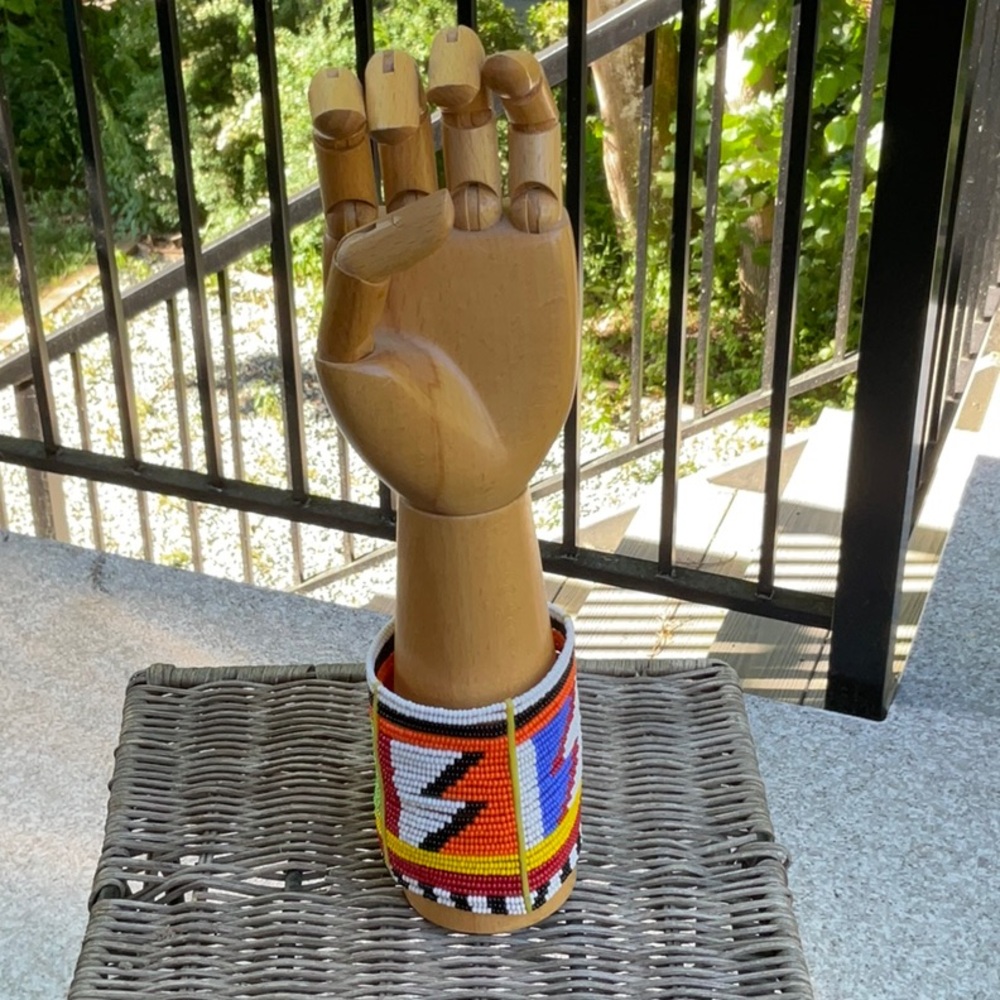 Maasai bracelet with 30 Rosa of beads